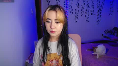 Snapshot of sunset_pienk chatting on December 7, 1:36 am Sunset online show from December 7, 1:36 am