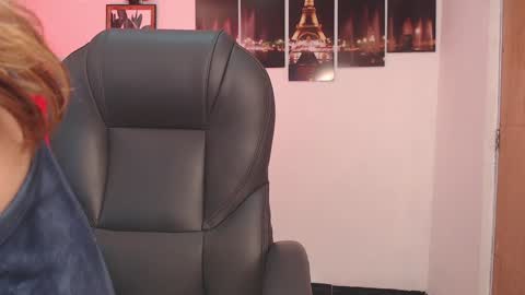 Snapshot of sunshine_gh1 chatting on January 30, 12:27 pm Sunshine online show from January 30, 12:27 pm