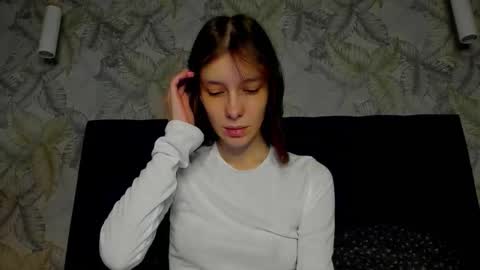 Snapshot of superior_cat chatting on October 7, 3:33 am Una online show from October 7, 3:33 am