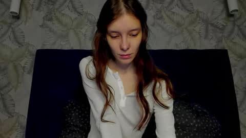 Snapshot of superior_cat chatting on October 10, 9:03 am Una online show from October 10, 9:03 am