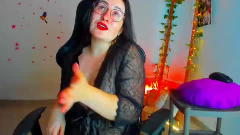 Dani online show from November 18, 7:15 pm