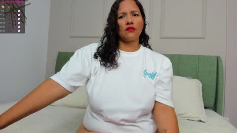 Snapshot of susannewolf_ chatting on January 14, 12:14 pm Amelia online show from January 14, 12:14 pm