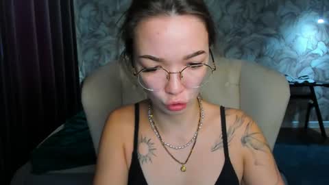 susannjohnson online show from April 13, 1:07 am