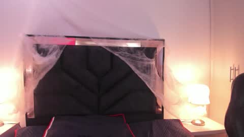 susanvilla online show from October 24, 7:43 pm