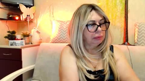 SusiexNoreen online show from March 26, 1:30 am