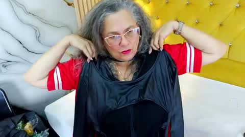 Sussy  online show from April 28, 3:54 am