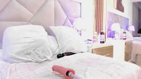 Sussy online show from November 5, 5:18 pm