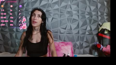 suzan_30 online show from March 25, 9:06 pm