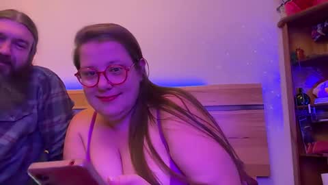 suzie stardust online show from April 22, 12:24 pm