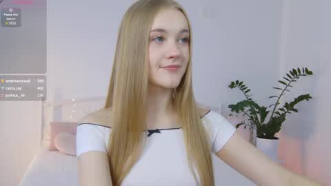 Suzi online show from October 8, 1:37 pm