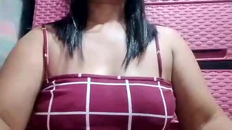 Snapshot of suzzie_hot chatting on October 19, 2:30 pm suzzie_hot online show from October 19, 2:30 pm