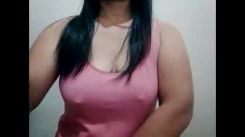 Snapshot of suzzie_hot chatting on February 21, 12:17 pm suzzie_hot online show from February 21, 12:17 pm