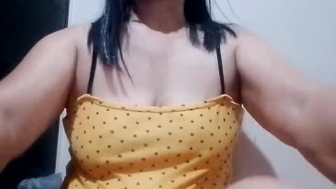 Snapshot of suzzie_hot chatting on October 16, 11:02 am suzzie_hot online show from October 16, 11:02 am