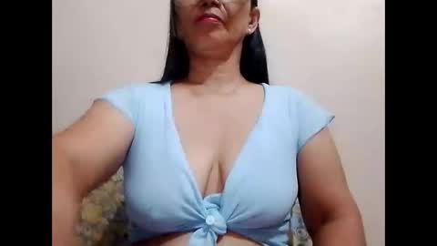 Snapshot of suzzie_hot chatting on February 24, 10:24 am suzzie_hot online show from February 24, 10:24 am