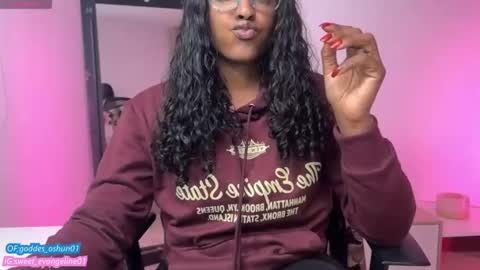 Snapshot of sweer_oshun chatting on September 30, 7:30 pm Evangeline online show from September 30, 7:30 pm