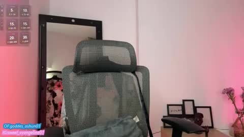 Snapshot of sweer_oshun chatting on October 13, 3:25 pm Evangeline online show from October 13, 3:25 pm