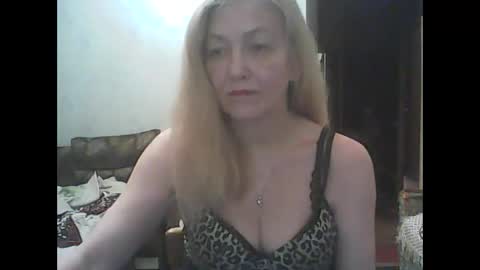 sweet4blonde609 online show from January 2, 6:45 pm