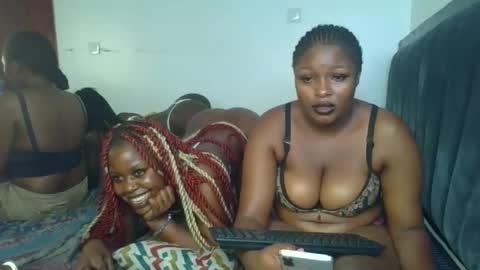 sweet_22ass online show from December 14, 9:31 pm