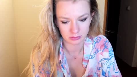 Snapshot of sweet_angel_a chatting on January 13, 11:06 pm Ann - your sweet girl online show from January 13, 11:06 pm