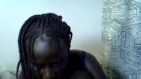 sweet_diva19 online show from May 5, 10:57 pm