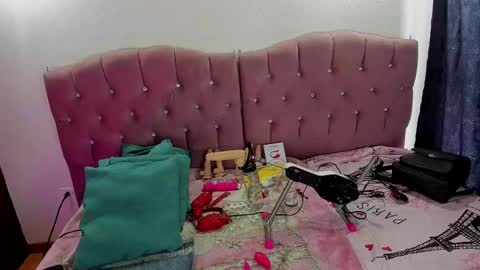  emmili  online show from October 22, 12:10 pm