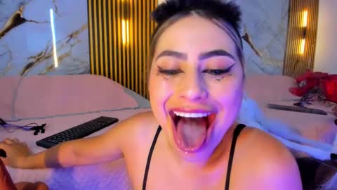 sweet_flame_ online show from October 20, 10:02 pm