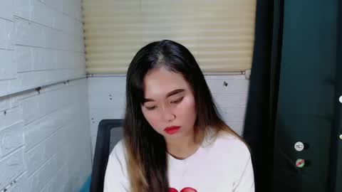 Snapshot of sweet_laika chatting on January 8, 2:35 am LAIKA online show from January 8, 2:35 am
