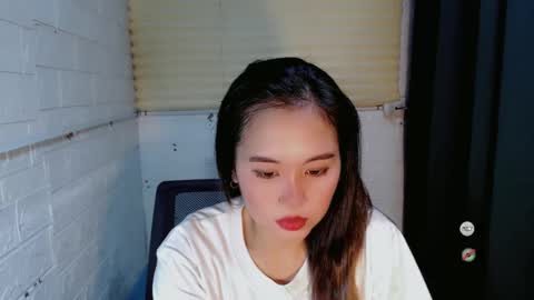 Snapshot of sweet_laika chatting on February 3, 3:31 am LAIKA online show from February 3, 3:31 am