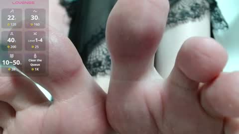 sweet_lilbunny online show from July 17, 5:27 pm