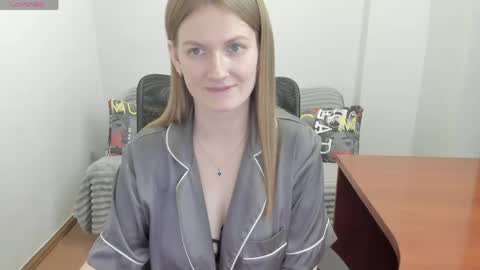 Mila online show from May 13, 4:35 pm