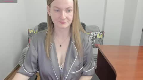 Mila online show from May 12, 2:31 am