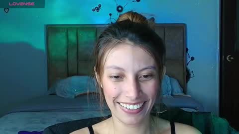 sweet_moon_v_ online show from January 14, 11:21 pm