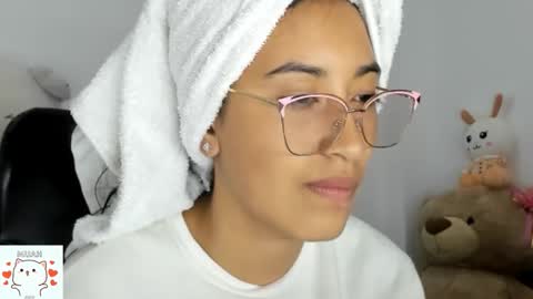 Snapshot of sweet_nhaomy chatting on October 8, 12:37 am Nhaomy online show from October 8, 12:37 am
