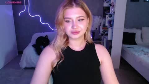 sweet_nicole_333 online show from June 12, 9:50 am