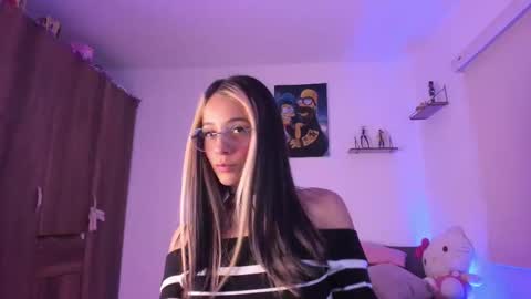Snapshot of sweet_penny_ chatting on September 27, 12:40 am Penny online show from September 27, 12:40 am