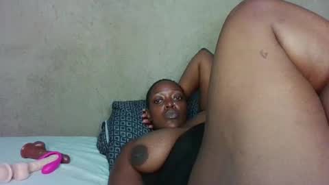 sweet_pie29 online show from April 25, 6:38 pm