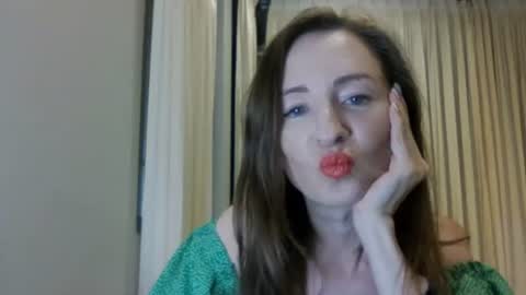 sweet_poeme online show from June 14, 12:38 pm