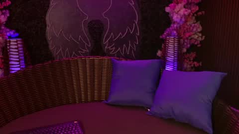 Roxanee online show from June 6, 8:59 pm