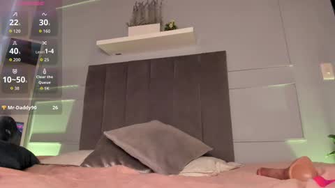 sea  online show from October 4, 2:11 pm