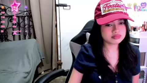 Leah online show from July 10, 5:02 pm