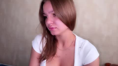 sweet_strawberr online show from June 26, 10:27 am