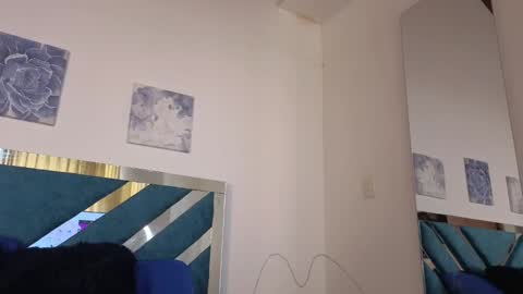 Snapshot of sweetblueberry_ chatting on October 13, 1:03 pm Cinthia online show from October 13, 1:03 pm
