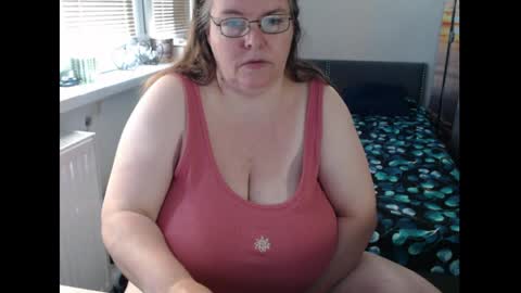 Sweetboobs85h online show from June 6, 8:42 am
