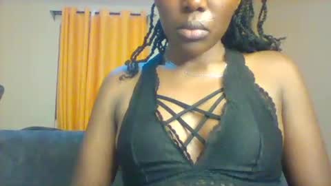 sweetcharming12 online show from September 18, 11:25 pm