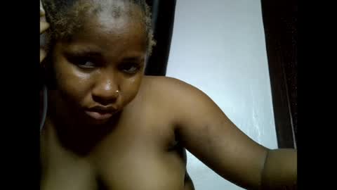 sweetcoochiex online show from April 18, 7:18 pm