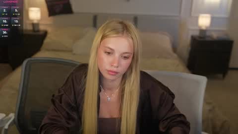Amelia online show from July 24, 2:59 pm