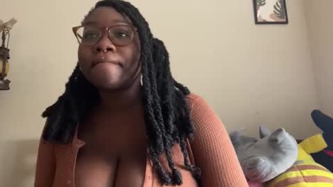 sweetgirllei online show from February 2, 6:10 pm