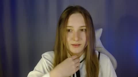 Annie online show from September 8, 7:46 pm