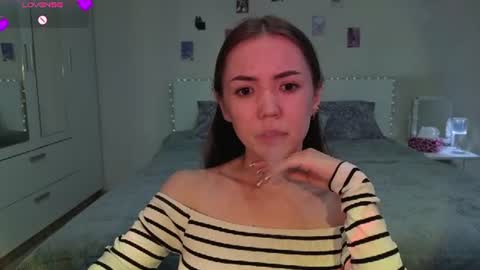 sweetieee_kira online show from June 18, 9:14 am