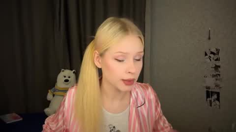 sweetie Lisa3 online show from January 10, 4:44 am